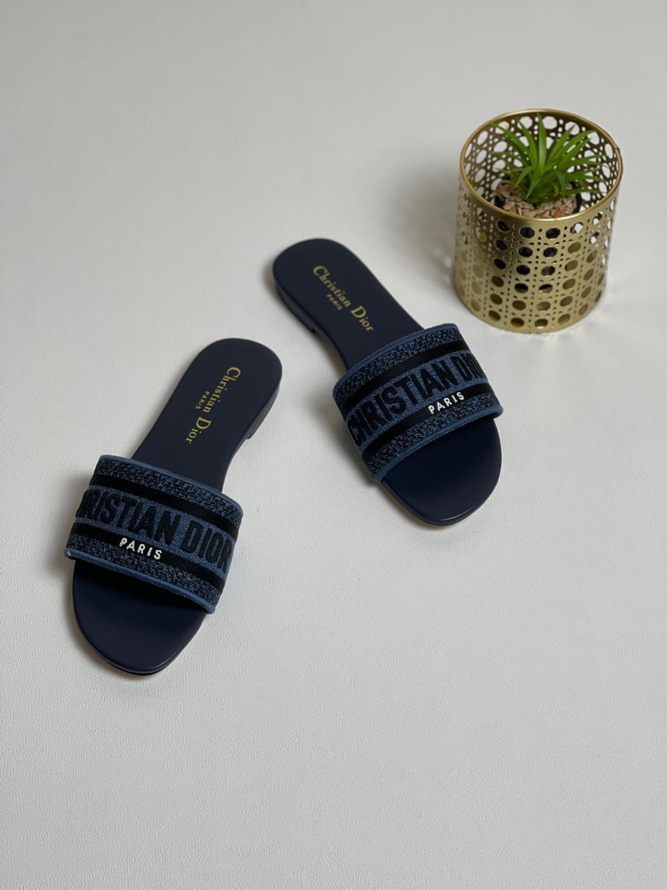 DIOR