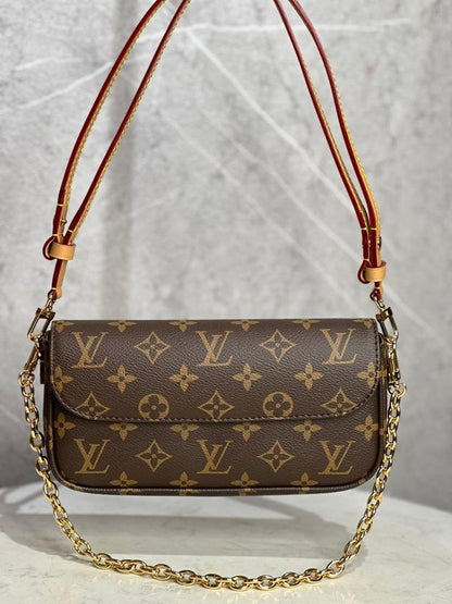 LOUIS VUITTON WALLET ON CHAIN