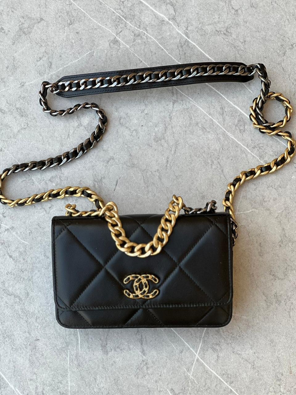 CHANEL HANDBAG WALLET ON CHAIN