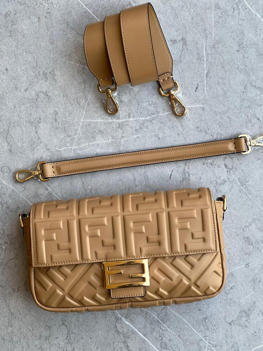 FENDI BAGUETTE IN LEATHER 26CM