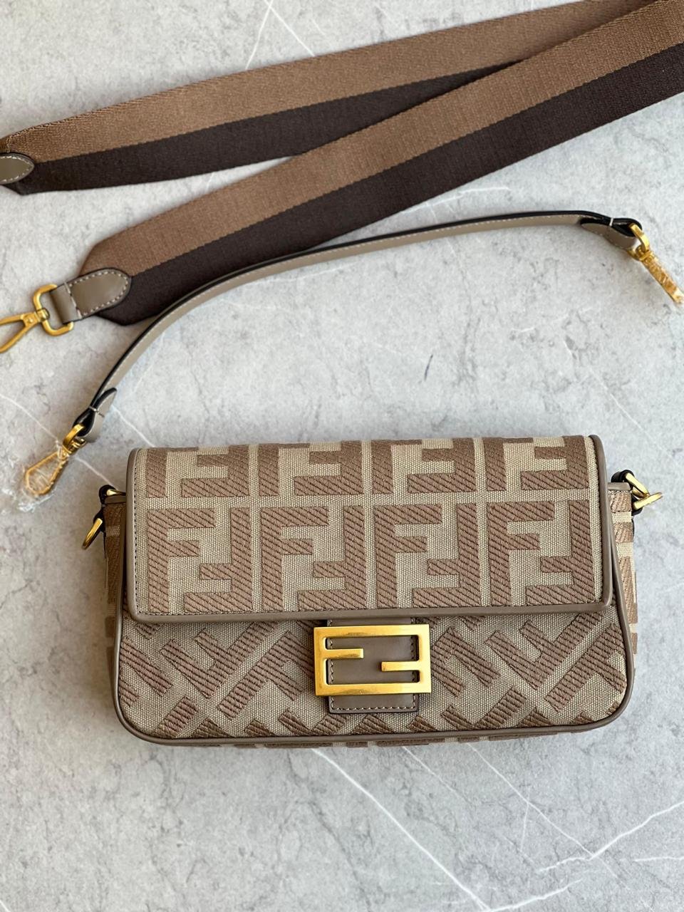 FENDI BAGUETTE 26CM