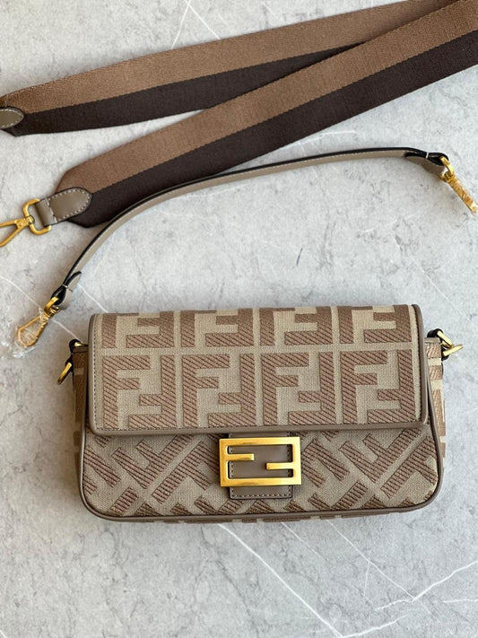 FENDI BAGUETTE 26CM
