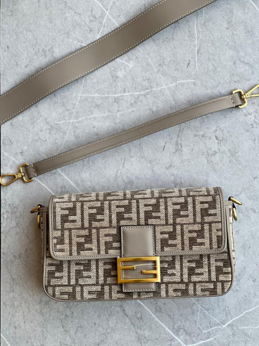 FENDI BAGUETTE 26CM
