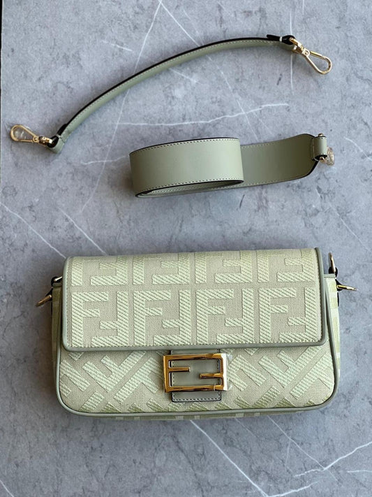 FENDI BAGUETTE 26CM