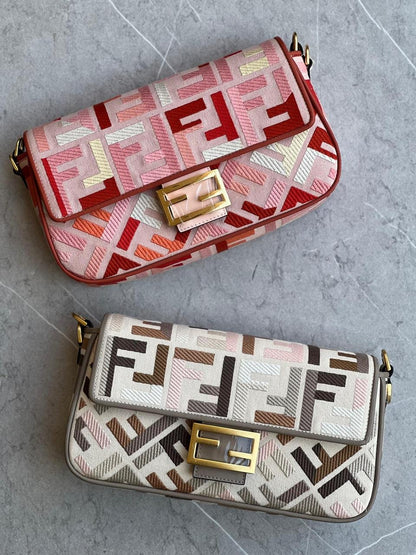 FENDI BAGUETTE 26CM