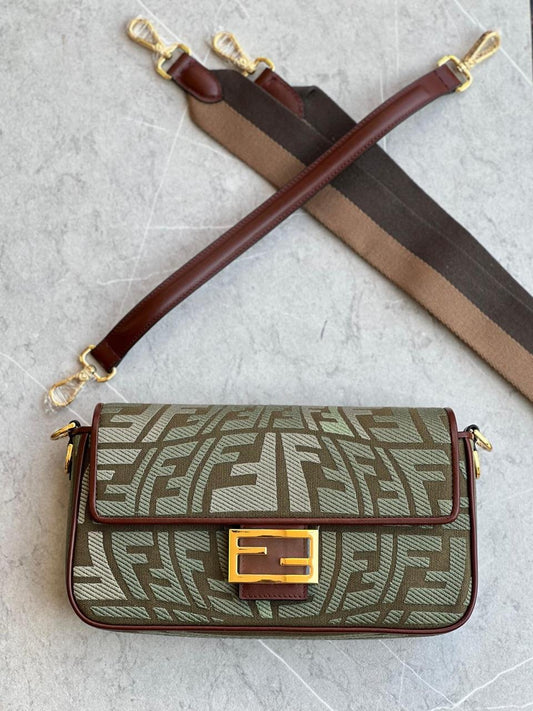 FENDI BAGUETTE 26CM