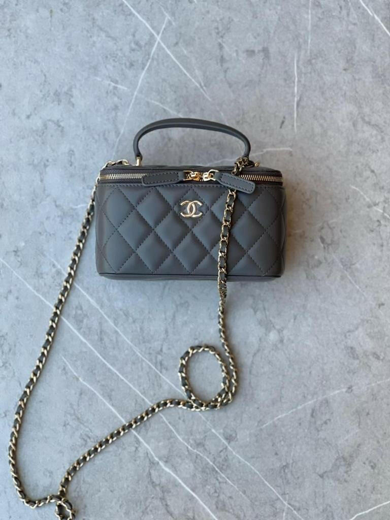 CHANEL VANITY