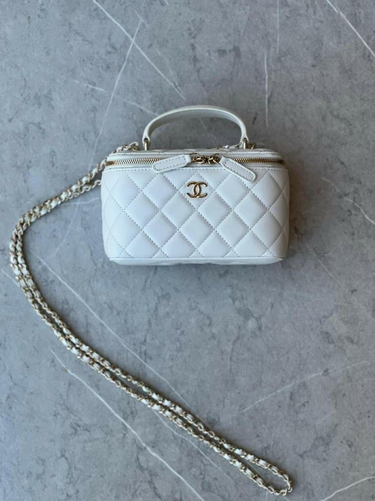 CHANEL VANITY