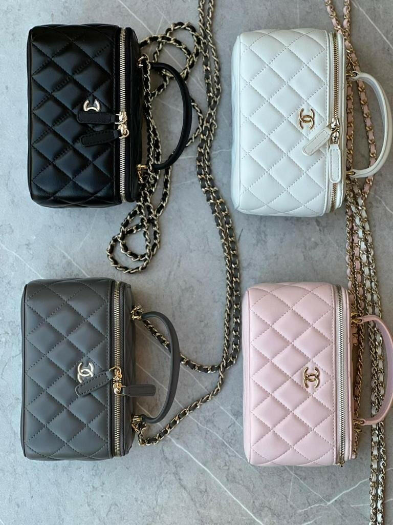 CHANEL VANITY