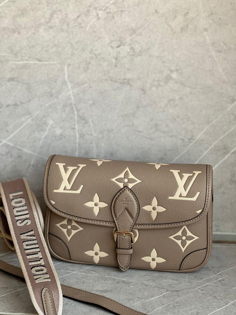 LOUIS VUITTON DIANE SHOULDER BAG