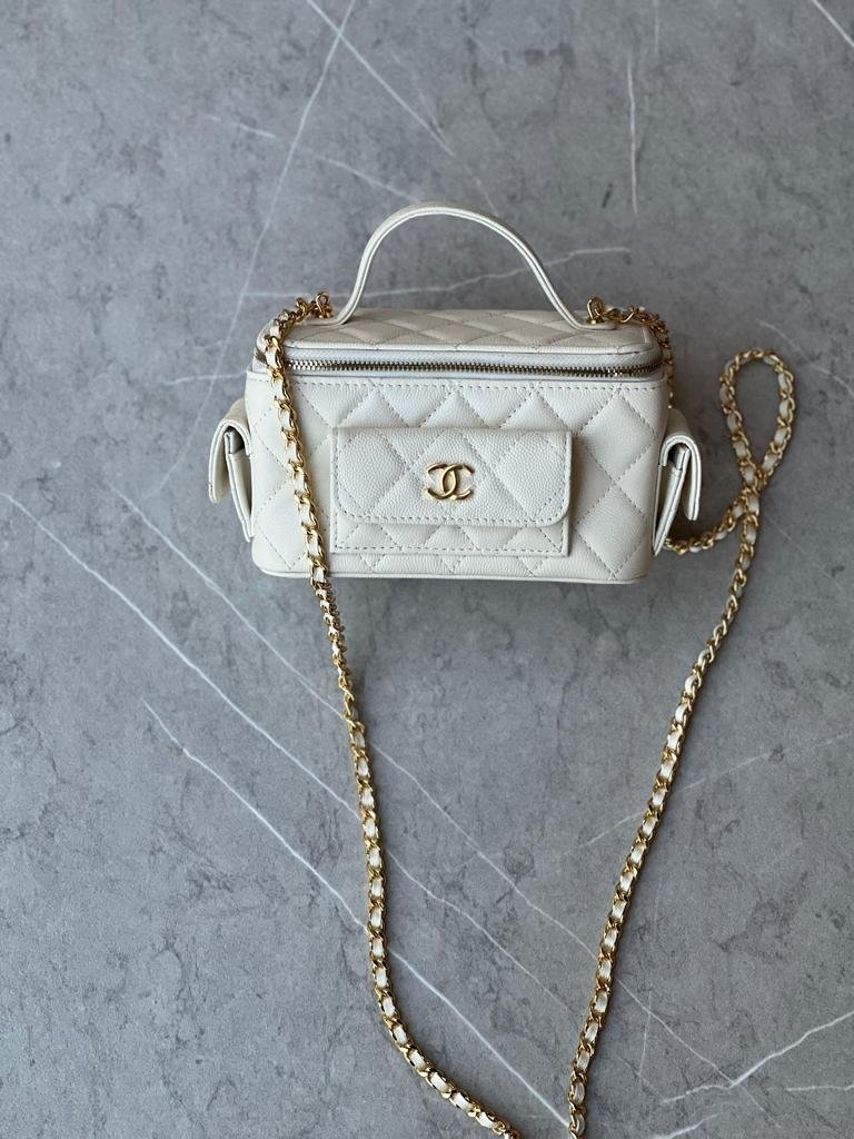 CHANEL VANITY POCKET