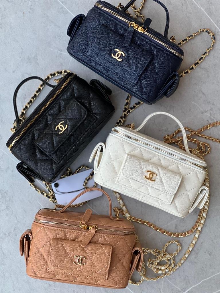 CHANEL VANITY POCKET