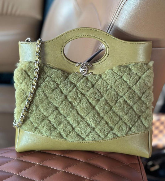 CHANEL CASUAL 23CM