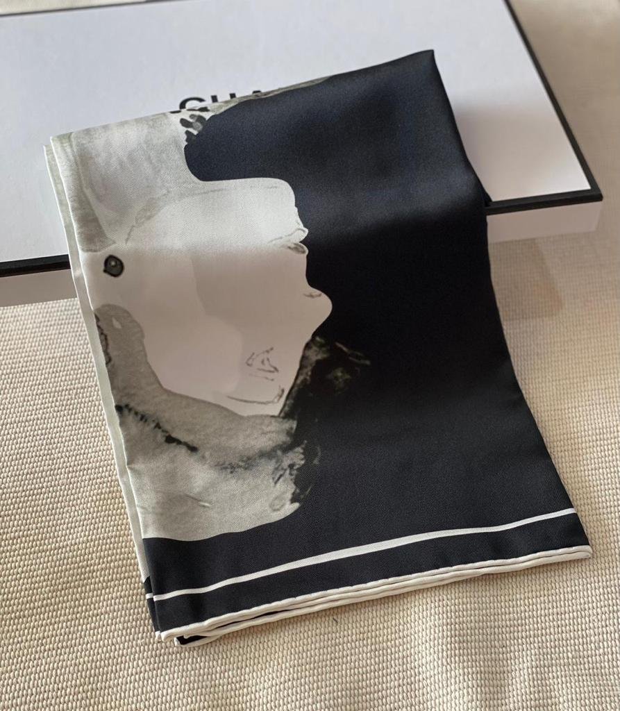 CHANEL 90x90 CM