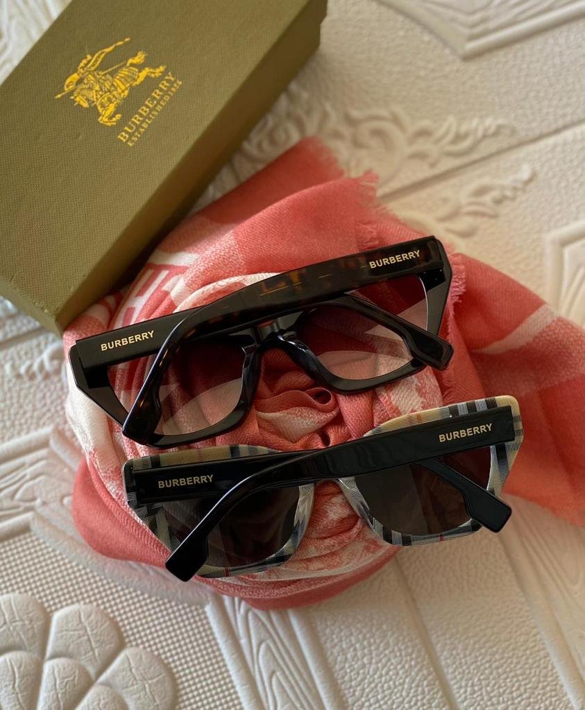 BURBERRY SUNGLASSES