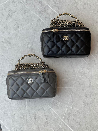 CHANEL VANITY