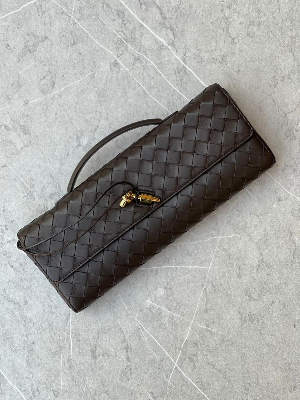 BOTTEGA VENETA LONG CLUTCH ANDIAMO WITH HANDLE