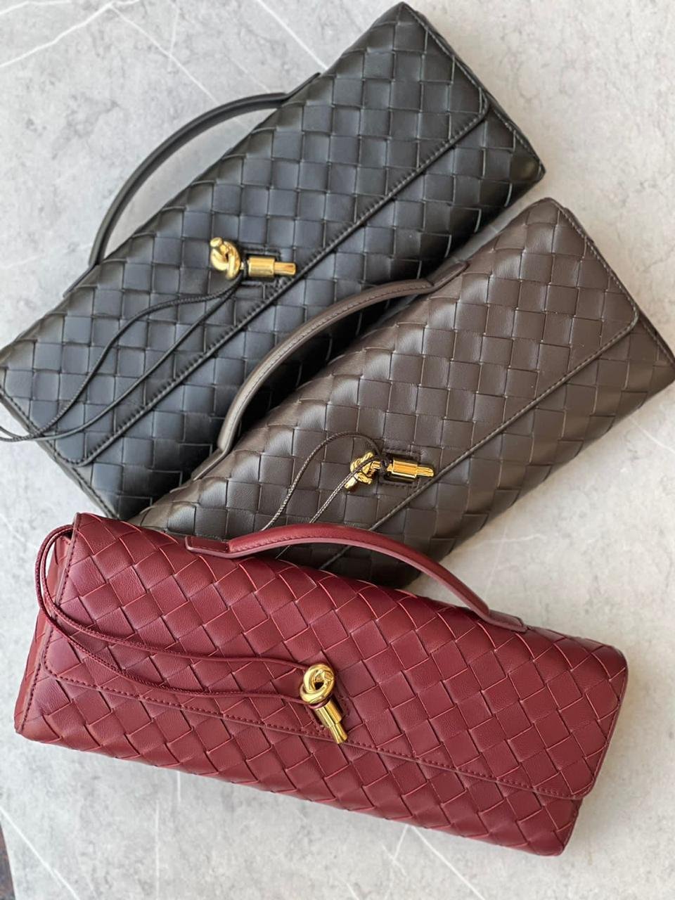 BOTTEGA VENETA LONG CLUTCH ANDIAMO WITH HANDLE