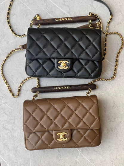 CHANEL 23A WOOD HANDLE FLAP BAG