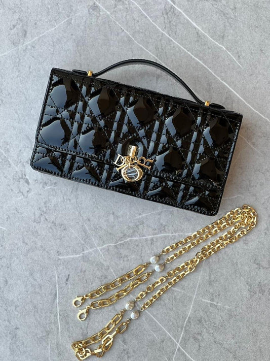 DIOR WALLET ON CHAIN