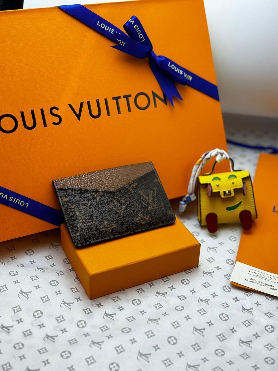 LOUIS VUITTON CARD HOLDER