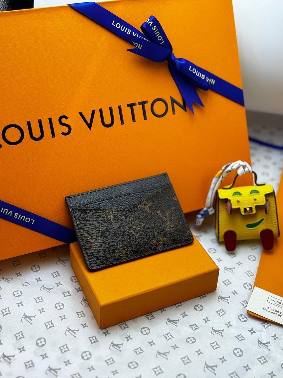 LOUIS VUITTON CARD HOLDER