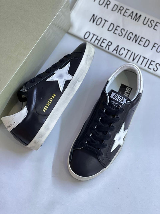 GOLDEN GOOSE
