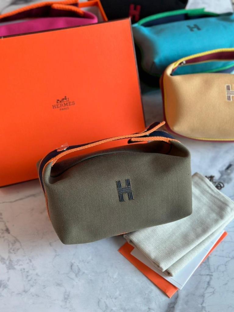 HERMES 22 CM