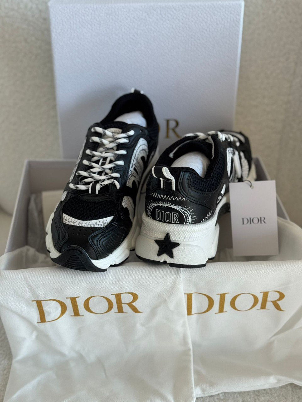 DIOR