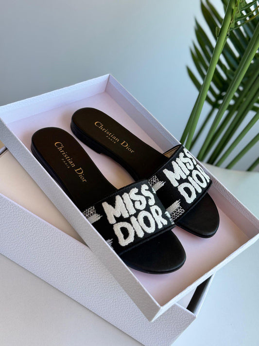 DIOR