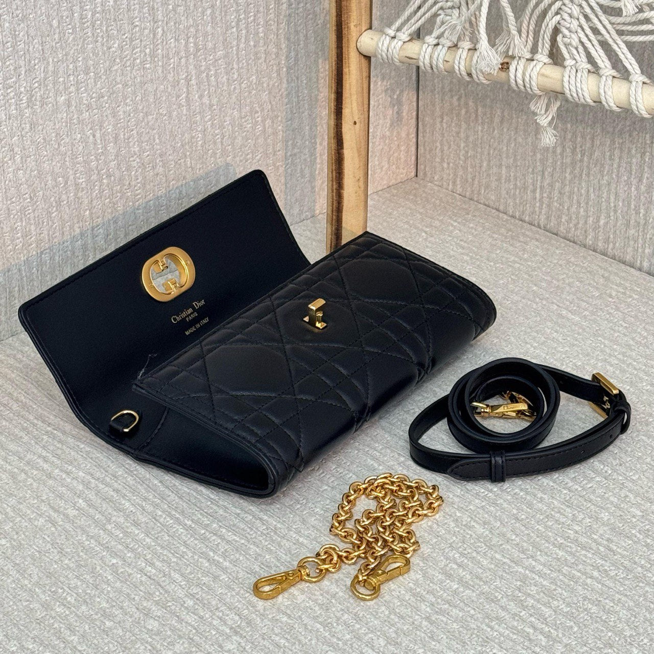 DIOR