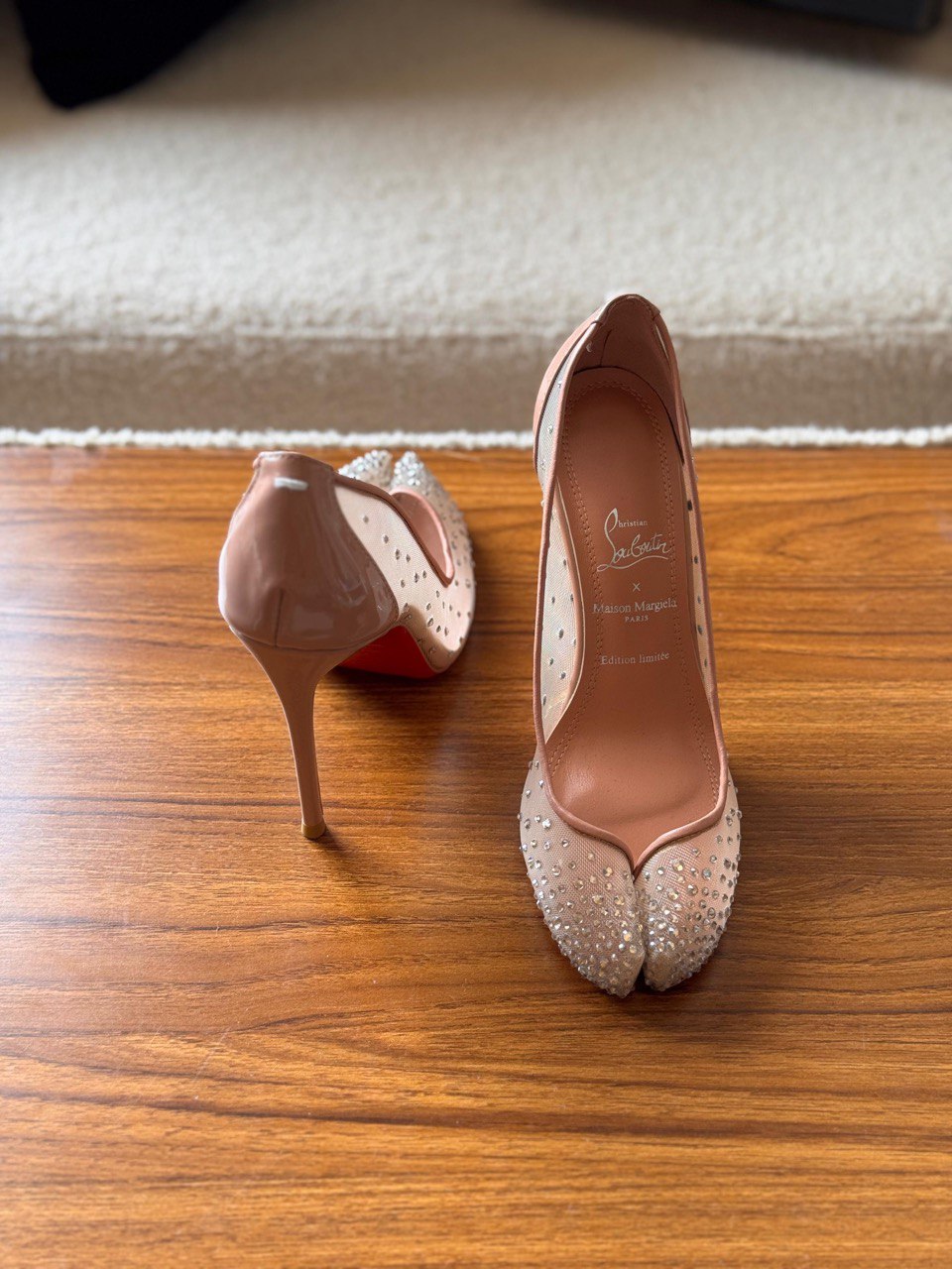 LOUBOUTIN