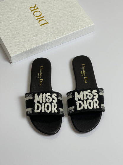 DIOR