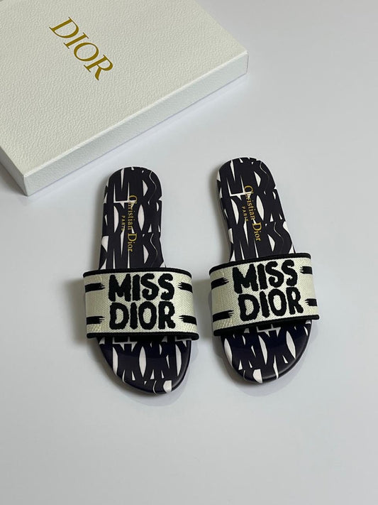 DIOR