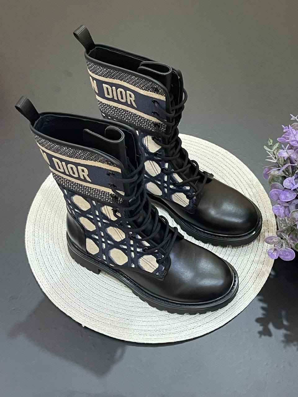 DIOR
