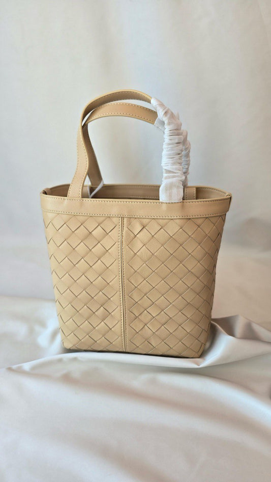 BOTTEGA.VENETA