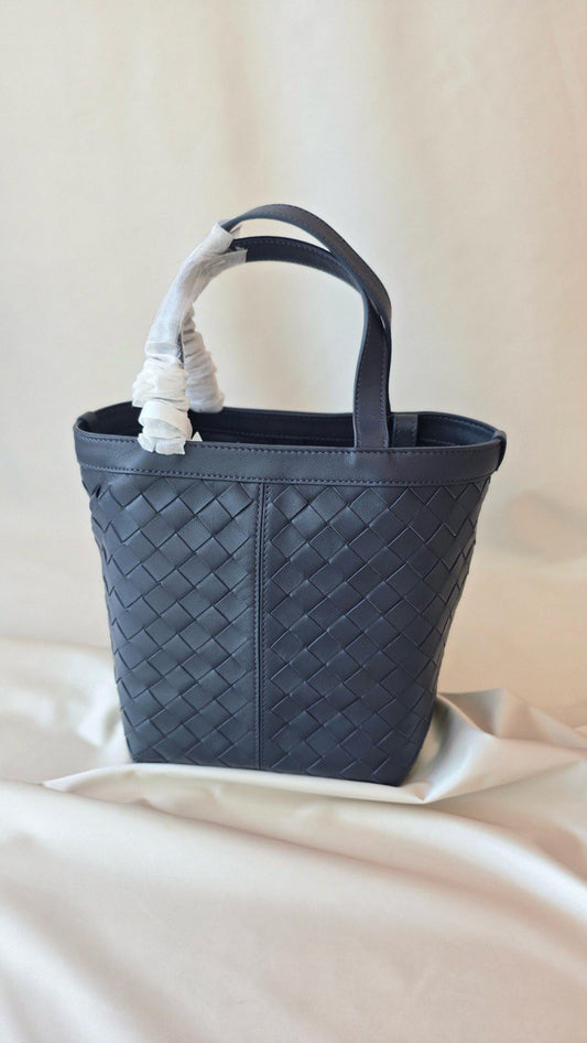 BOTTEGA.VENETA
