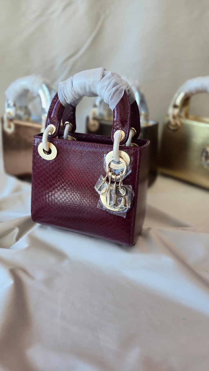 DIOR