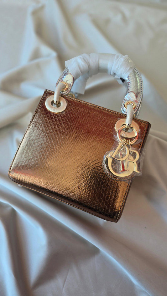DIOR