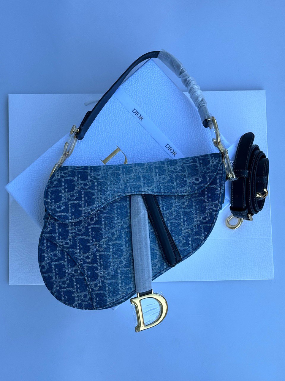 DIOR