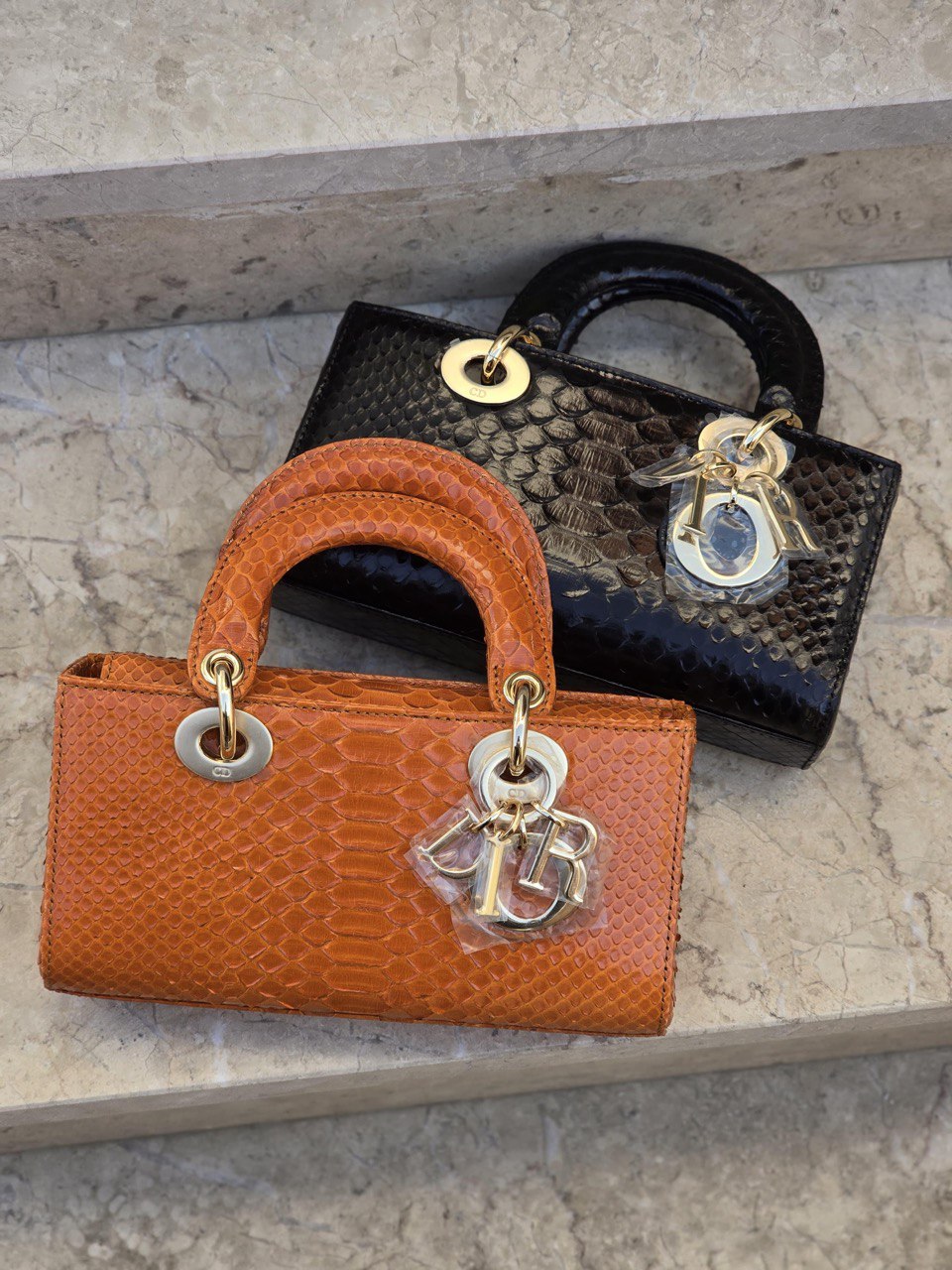 DIOR