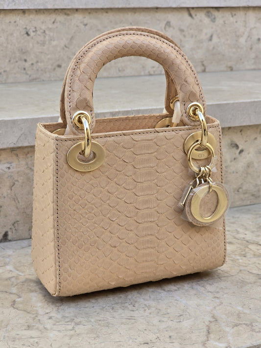 DIOR