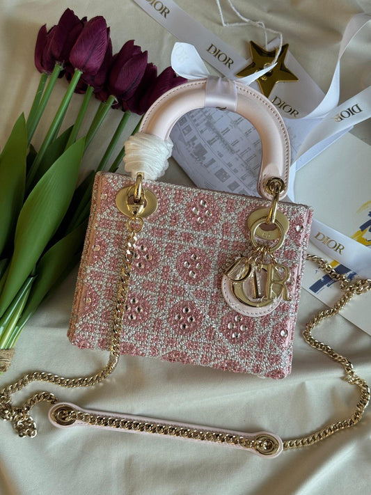 DIOR