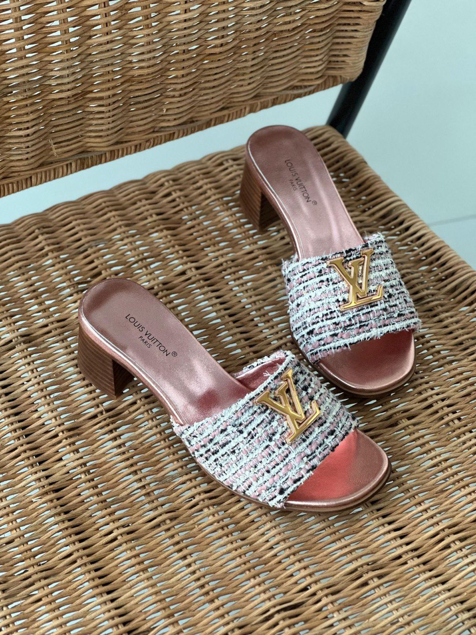 LOUIS VUITTON