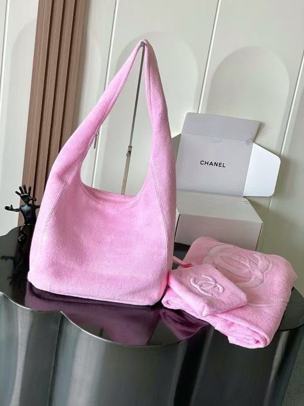 CHANEL BAG+ WITH TOWEL