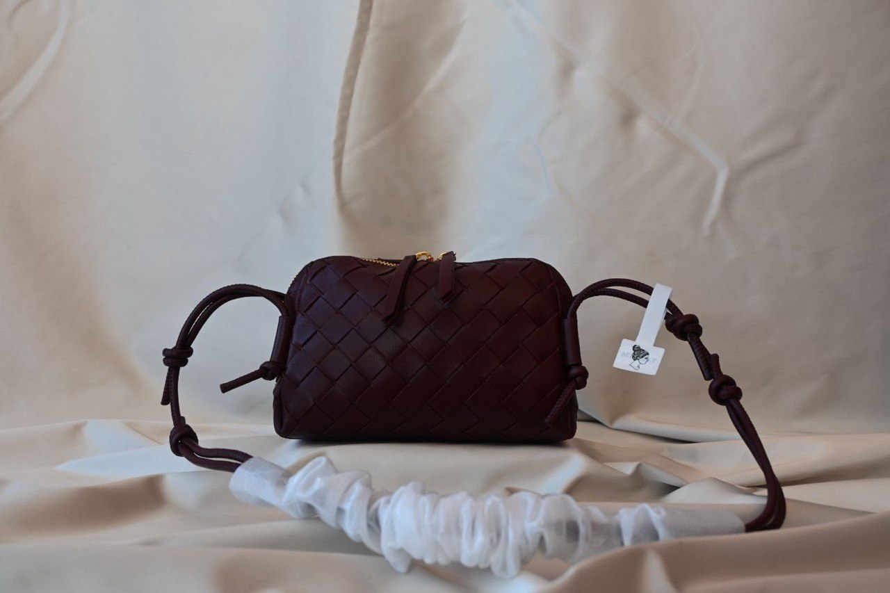 BOTTEGA.VENETA
