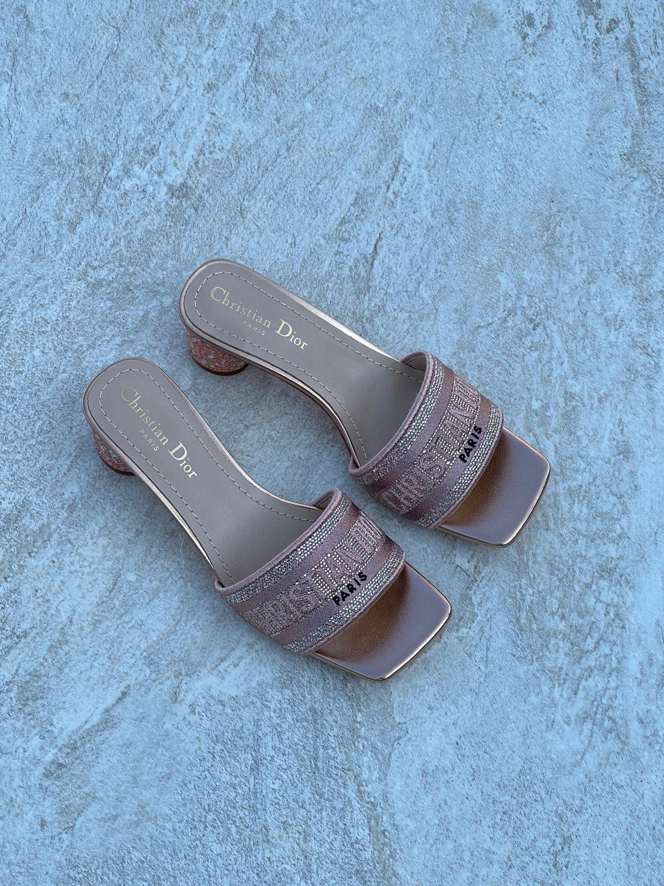 𝐃𝐢𝐨𝐫