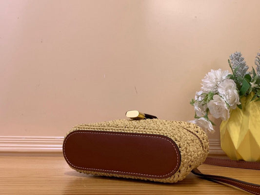 New LV Vanity Chain Pouch